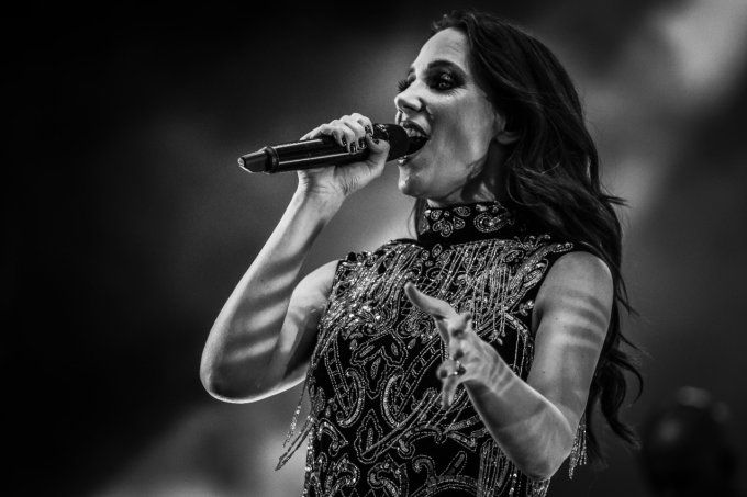 Simone, chanteuse d'EPICA en 45*30 cm