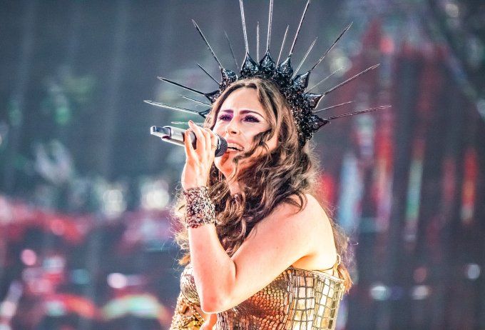 SHARON (WITHIN TEMPTATION ) en 45*30 cm