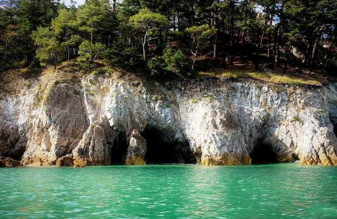 grottes en baie de Crozon en 45*30 cm